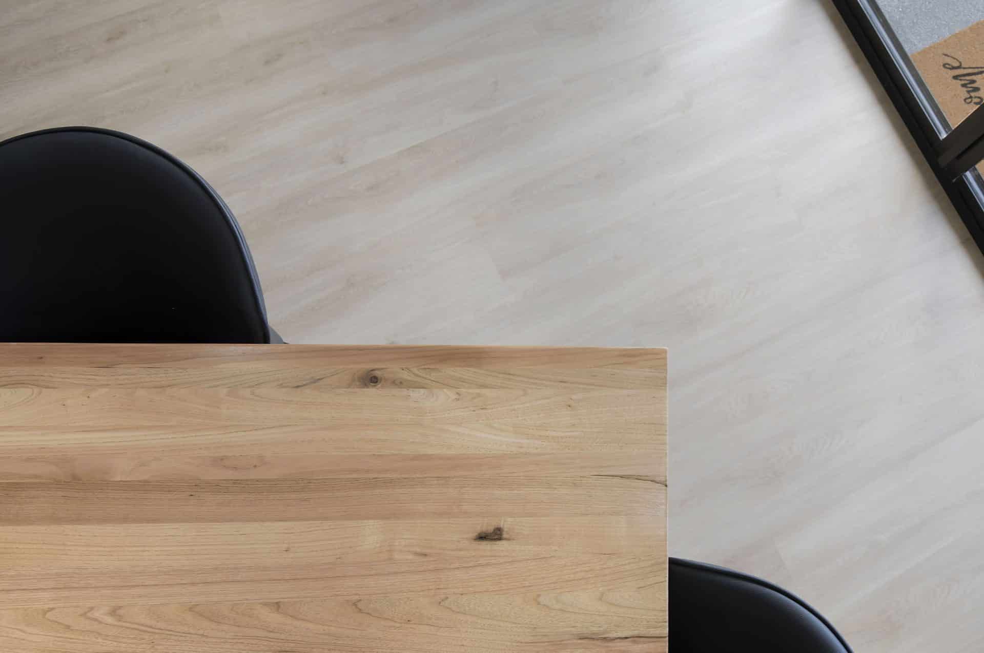 Natural Oak Vinyl Plank - Image 14
