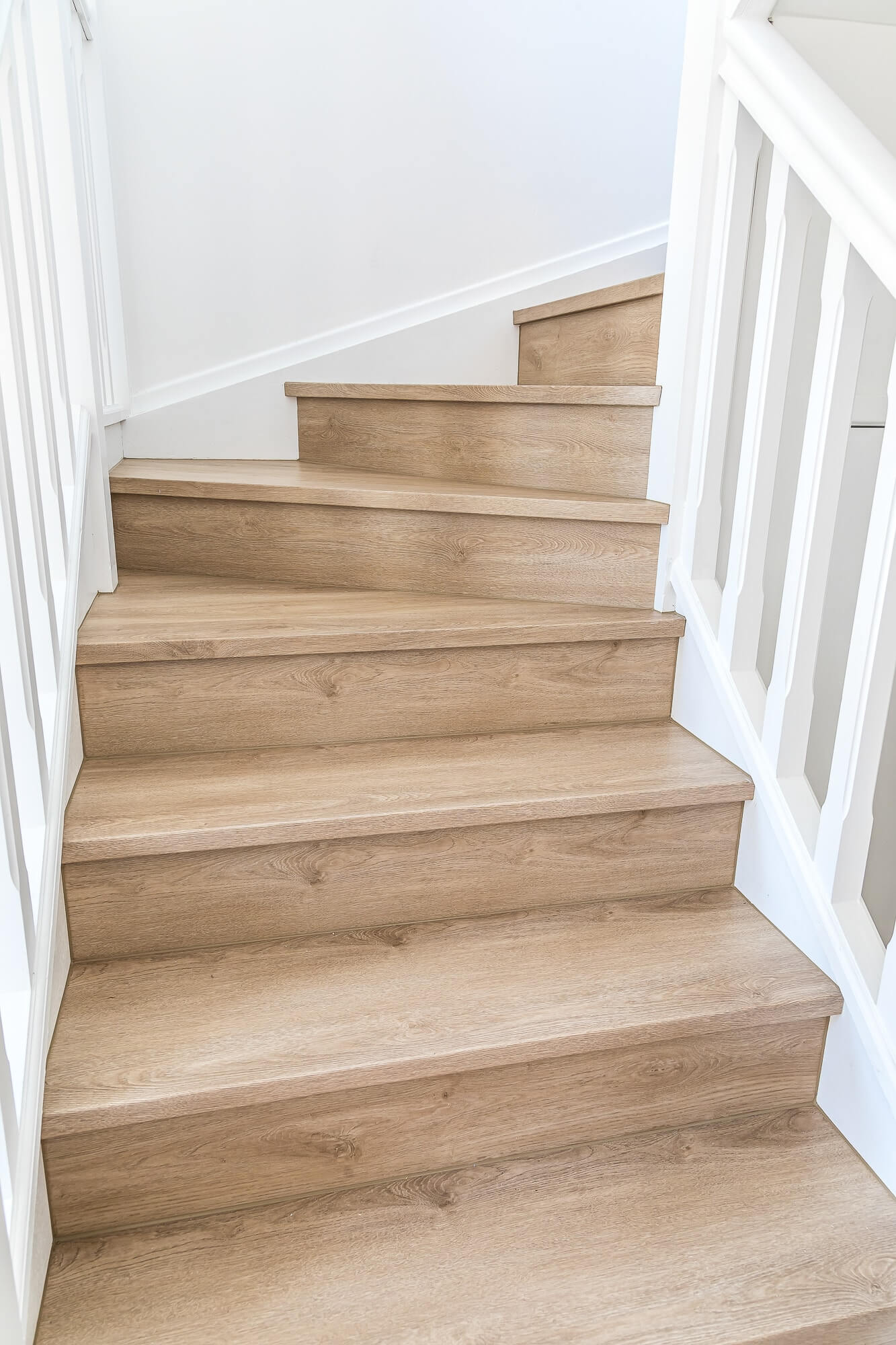 Natural Oak Vinyl Plank - Image 15