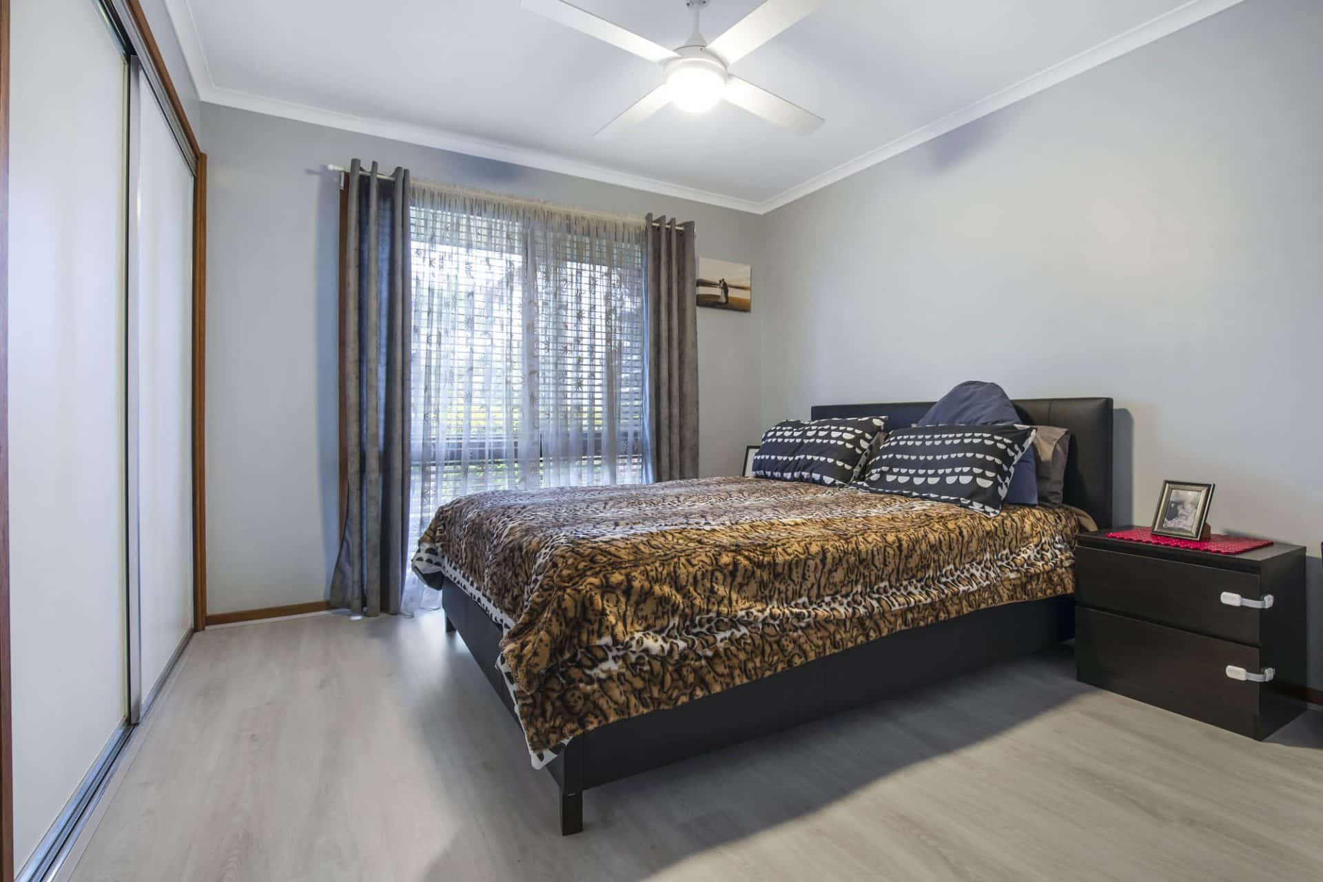 Ash Oak Hybrid Flooring 6mm - Image 8