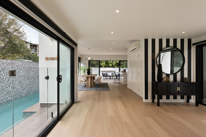Hybrid flooring light Oak