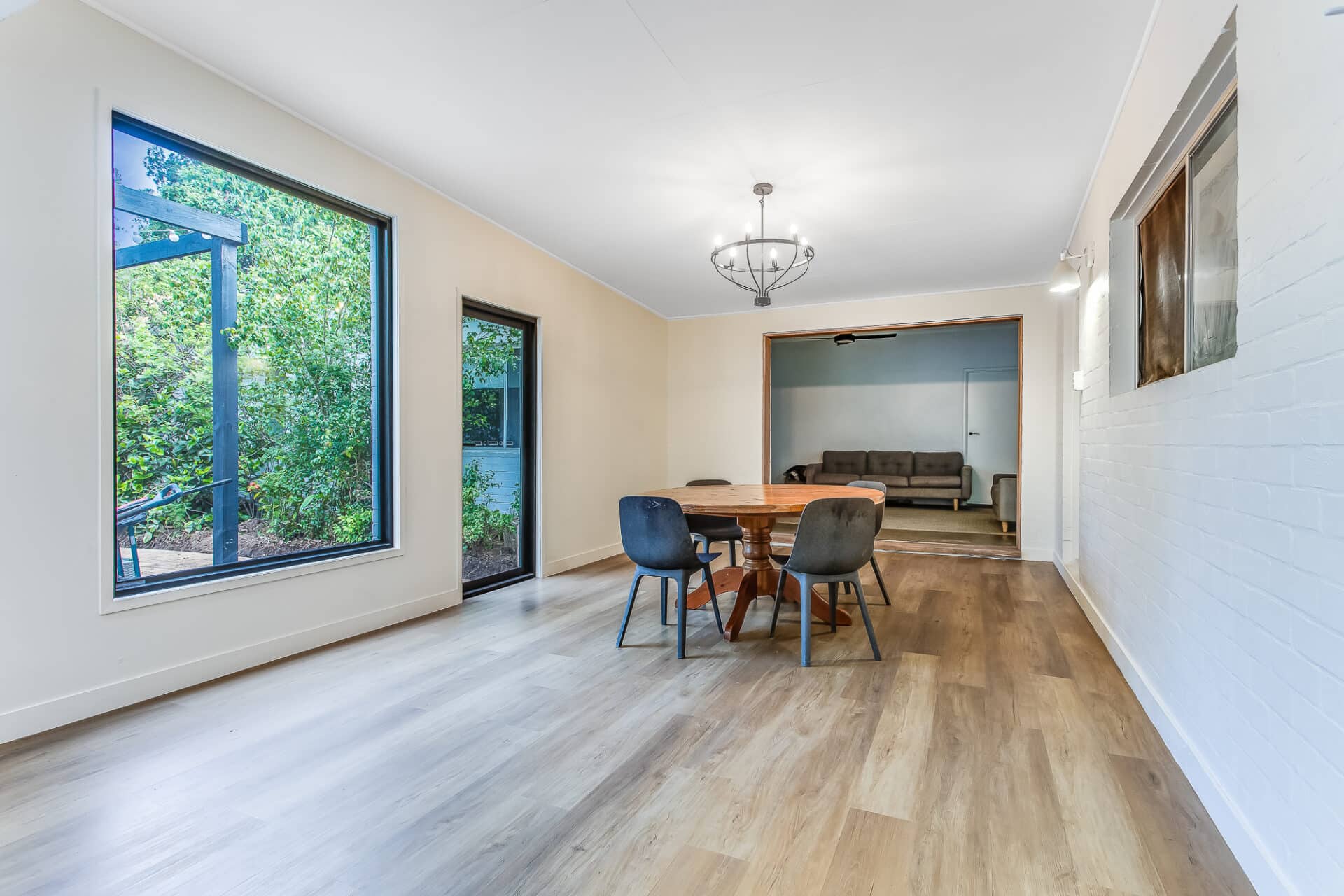 French Oak Hybrid Flooring 8mm - Image 7