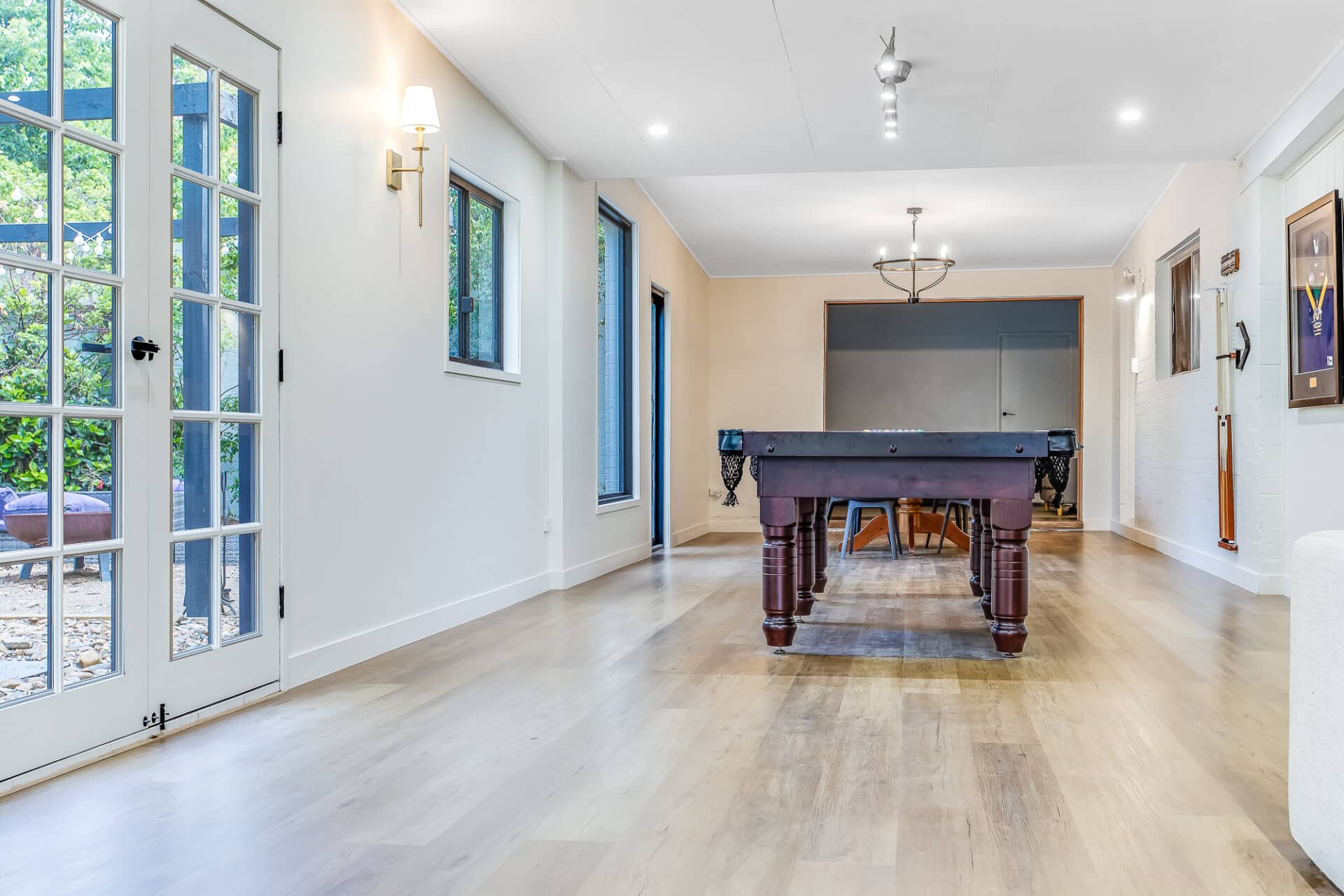 French Oak Hybrid Flooring 8mm - Image 8