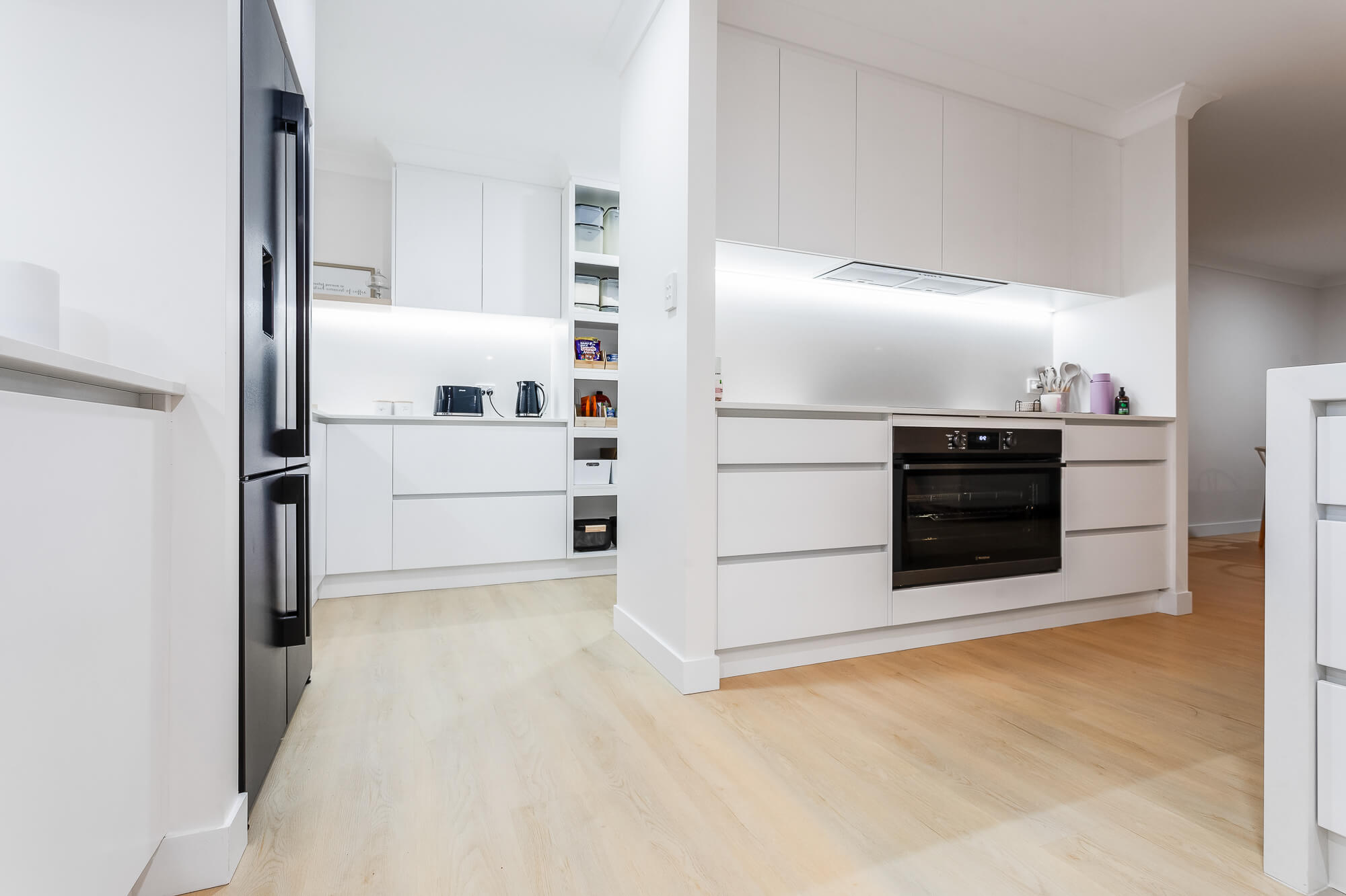 HelenaOak-0083 The Advantages and Disadvantages of Hybrid Flooring for Modern Homes