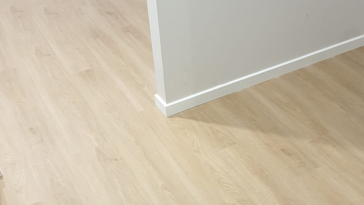 Natural Oak hybrid flooring 