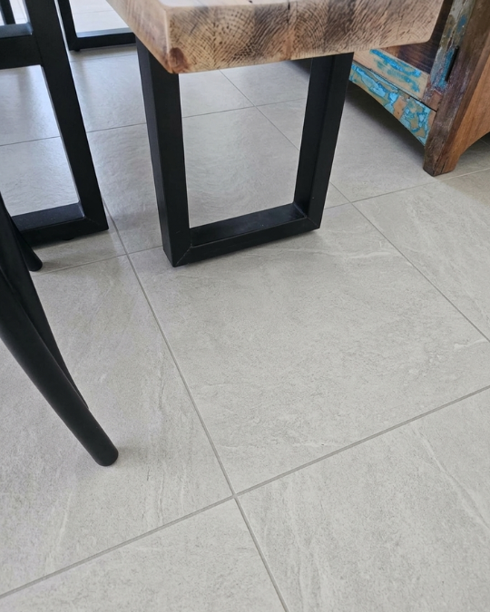 Spotted Gum vinyl flooring